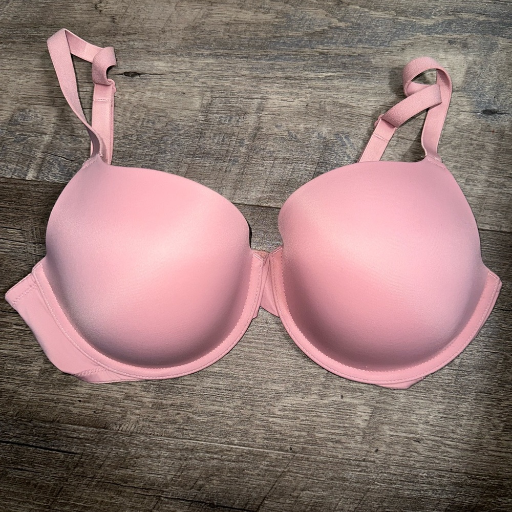 VS PINK Wear Everywhere T-Shirt Lightly Lined Bra